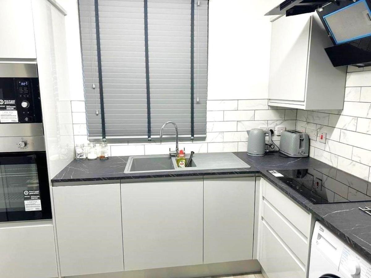 Stylish Apartment At Carlton Grove London Kültér fotó